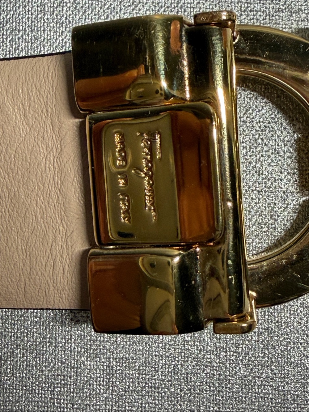 Salvatore Ferragamo Double Gancini Black Leather Belt Gold Buckle - Picture 4 of 13